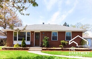 8108 S 85th Ave in Justice, IL - Building Photo