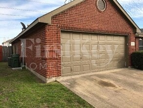 5621 Wellston Dr in Arlington, TX - Building Photo - Building Photo
