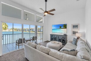 2841 Citrus Lake Dr in Naples, FL - Building Photo