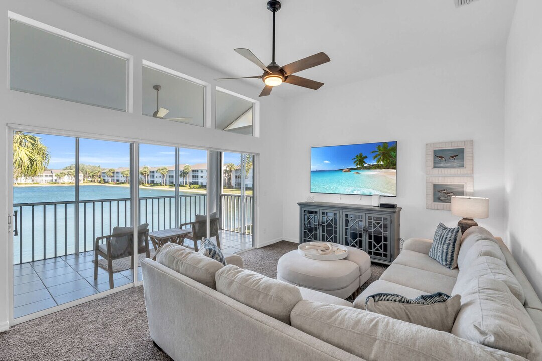 2841 Citrus Lake Dr in Naples, FL - Foto de edificio