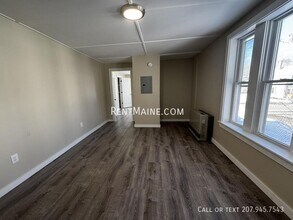 7 Bennett Ave in Skowhegan, ME - Building Photo - Building Photo