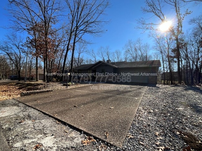 12 Sunderland Dr in Bella Vista, AR - Foto de edificio - Building Photo