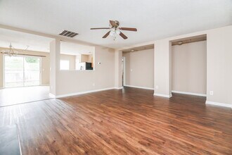352 Averasboro Dr in Clayton, NC - Foto de edificio - Building Photo