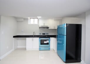 7861 Hoptree Rd in Niagara Falls, ON - Building Photo - Building Photo