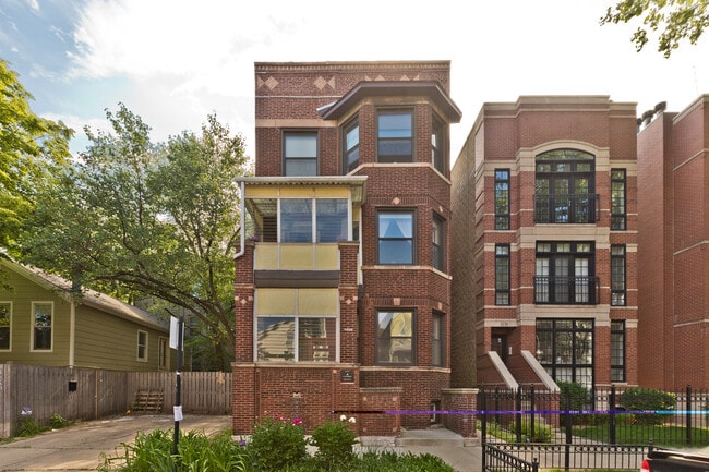 property at 3253 N Kenmore Ave