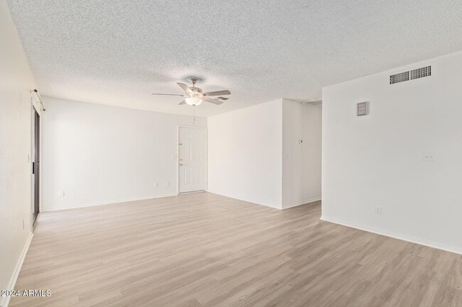 8714 W Amelia Ave in Phoenix, AZ - Building Photo - Building Photo