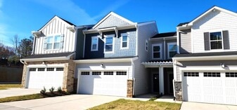 112 Golden Gate Ln in Chapel Hill, NC - Building Photo