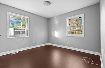 685 Bolton Rd NW in Atlanta, GA - Foto de edificio - Building Photo