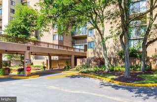 9200 Edwards Way, Unit 505 in Adelphi, MD - Building Photo