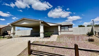 1834 W Holland Dr in Tucson, AZ - Building Photo