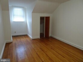 27 W 7th St in New Castle, DE - Building Photo