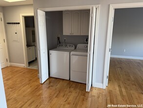 110 Cypress St, Unit PH19 in Brookline, MA - Building Photo - Building Photo