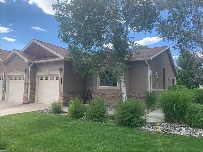 property at 265 Crossroads Cir