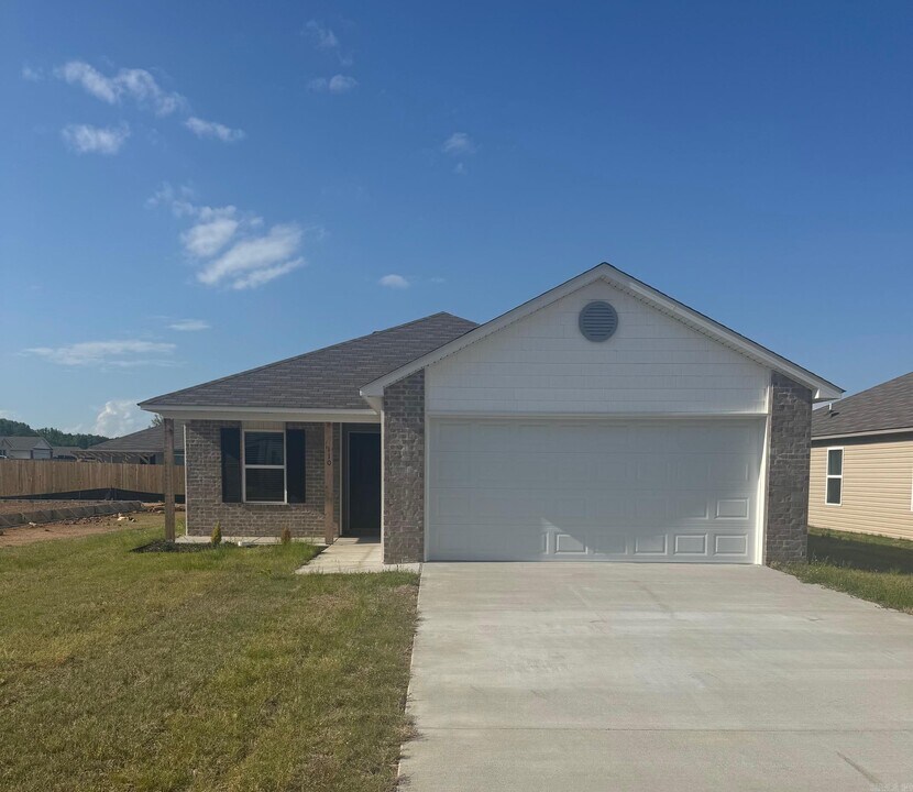 110 Lauren Cove in Cabot, AR - Building Photo
