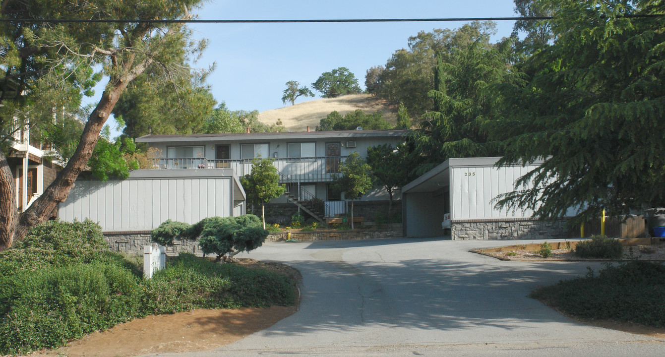 Hill Side in Morgan Hill, CA - Building Photo