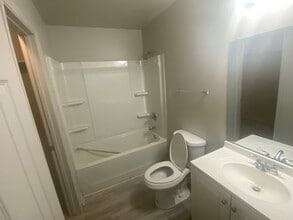 Room in Duplex on Beck St in Greensboro, NC - Building Photo - Building Photo