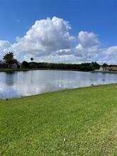 671 Vista Meadows Dr in Weston, FL - Building Photo - Building Photo