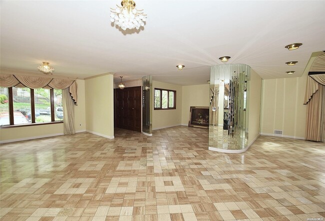 83-14 Abingdon Rd in Queens, NY - Building Photo - Building Photo