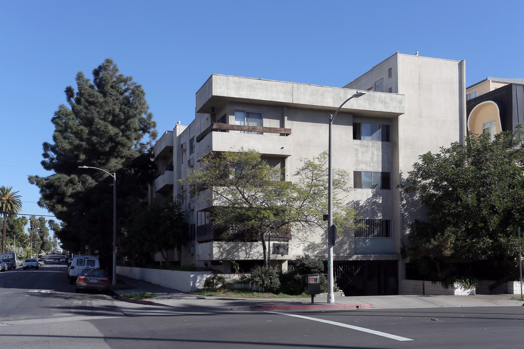 400 S Hobart Blvd in Los Angeles, CA - Foto de edificio