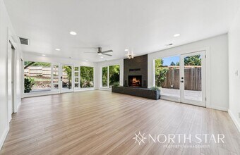 602 Cabana Ln in Lake Oswego, OR - Building Photo - Building Photo