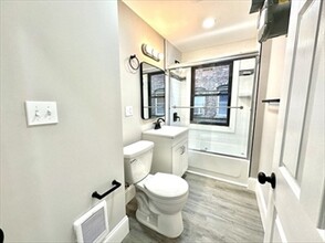 22 Pompeii St, Unit 2 in Boston, MA - Building Photo - Building Photo