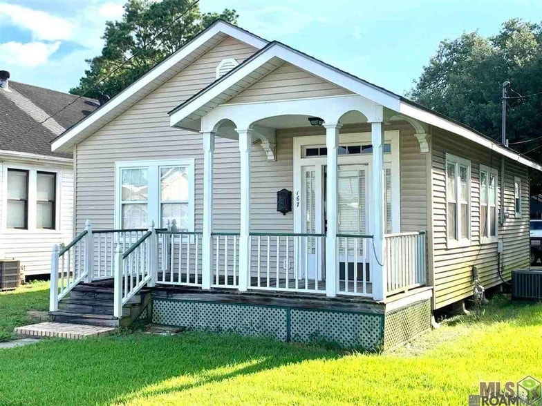 167 6th St in Port Allen, LA - Building Photo