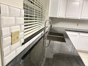 3106 Rimrock Dr in Missouri City, TX - Building Photo - Building Photo