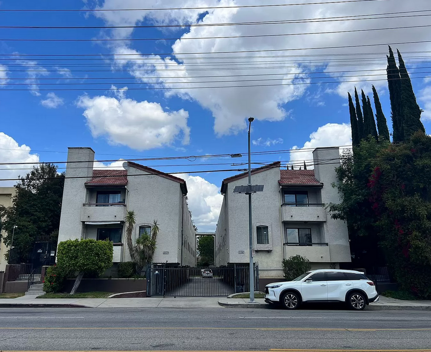 13203 Vanowen St, Unit #7 in North Hollywood, CA - Building Photo