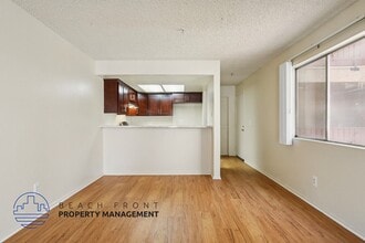 Santa Ana Ross Tower LLC in Santa Ana, CA - Foto de edificio - Building Photo
