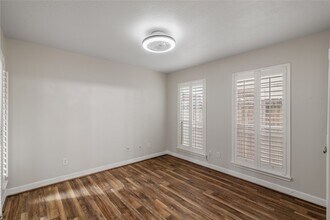 5223 Gibson St in Houston, TX - Building Photo - Building Photo