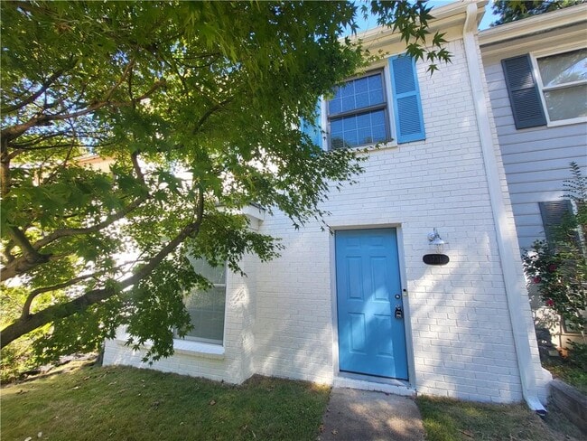 1731 Twin Brooks Dr SE in Marietta, GA - Building Photo - Building Photo