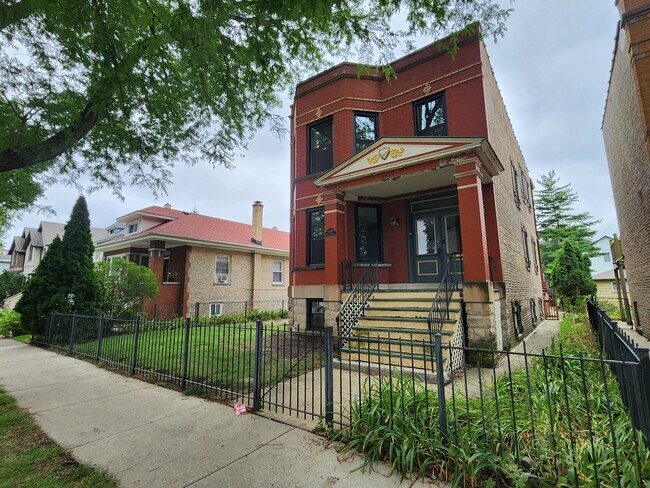 5453 W Giddings St in Chicago, IL - Building Photo - Building Photo
