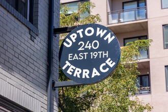 Uptown Terrace in Denver, CO - Foto de edificio - Building Photo