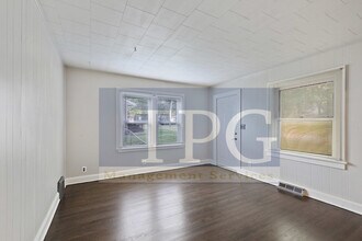 13425 Parker Ave in Grandview, MO - Building Photo - Building Photo