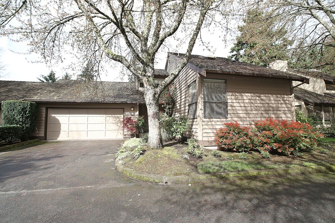1605 159th Ave NE in Bellevue, WA - Building Photo