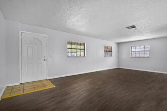 4224 Colony Way in Orlando, FL - Foto de edificio - Building Photo