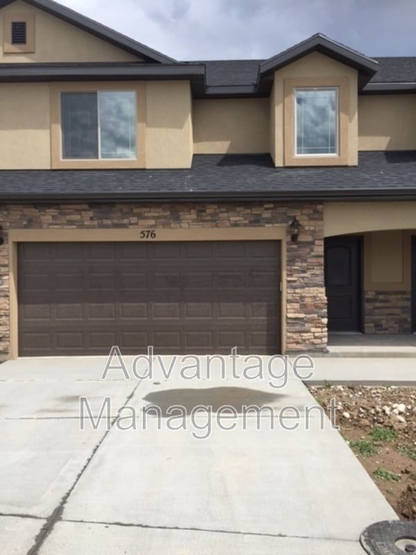 property at 576 N 220 E