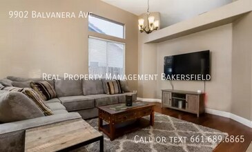 9902 Balvanera Ave in Bakersfield, CA - Building Photo - Building Photo