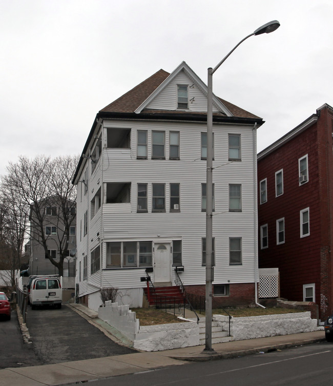 174 Ferry St in Everett, MA - Foto de edificio - Building Photo