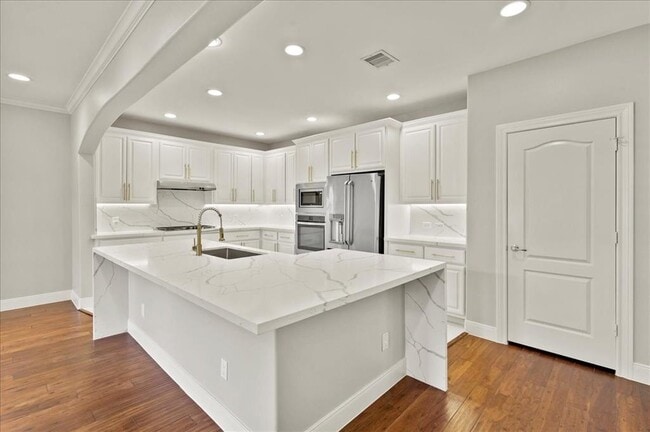 property at 1518 Bingham St
