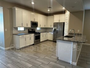 16562 W Charlotte Dr in Surprise, AZ - Building Photo - Building Photo