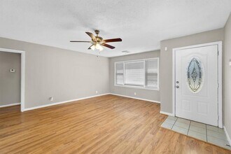 1502 15th Ave N in Texas City, TX - Building Photo - Building Photo