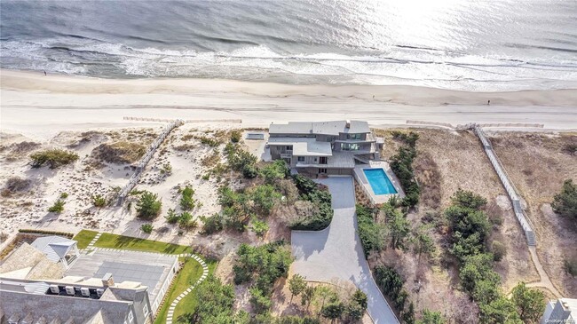 222 Dune Rd