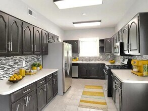 4223 Bowser Ave, Unit B in Dallas, TX - Foto de edificio - Building Photo