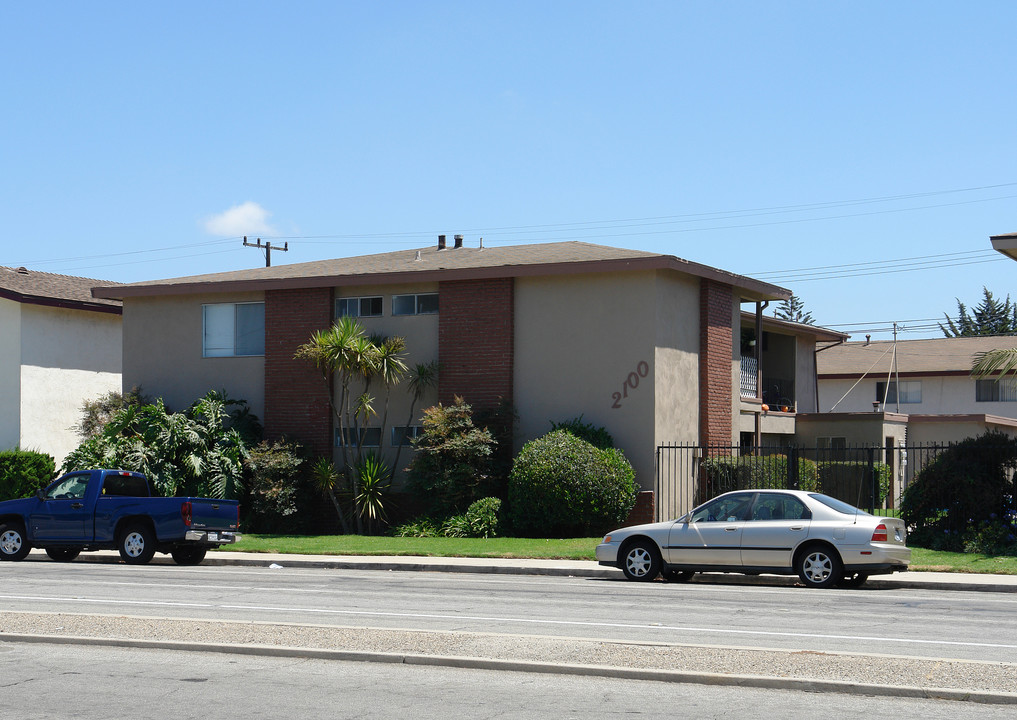 2100 N Ventura Rd in Oxnard, CA - Foto de edificio