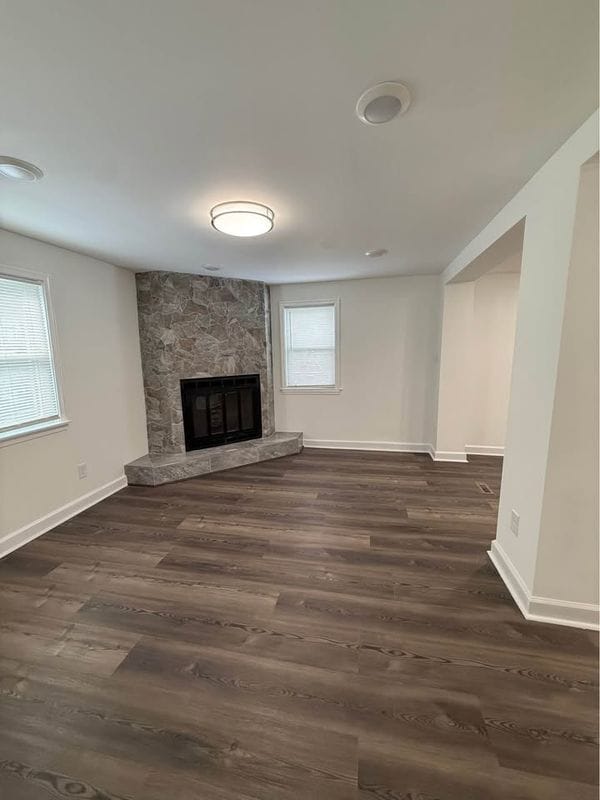 6250 Old Washington Rd in Elkridge, MD - Foto de edificio - Building Photo