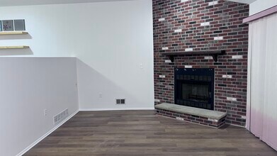 146 Carson Ct in Somerset, NJ - Foto de edificio - Building Photo