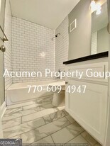 536 College St in Hapeville, GA - Building Photo