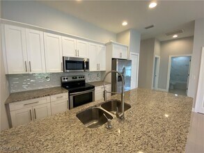 255 SW 4th St in Cape Coral, FL - Building Photo - Building Photo