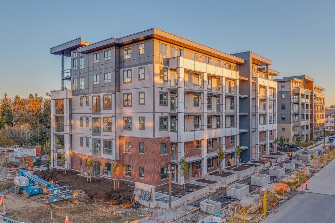 North & South Village Suites Apartments in Abbotsford, BC - Building Photo